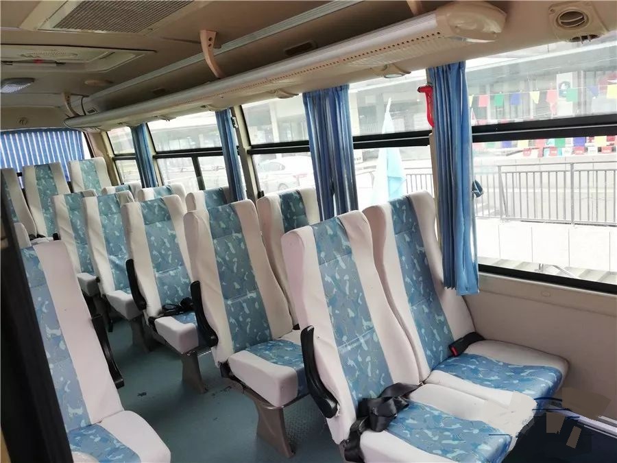 Autobús Dongfeng Chaolong EQ6700LT (6)
