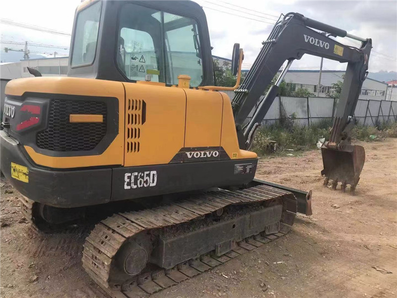 Excavator Volvo EC55D (2)